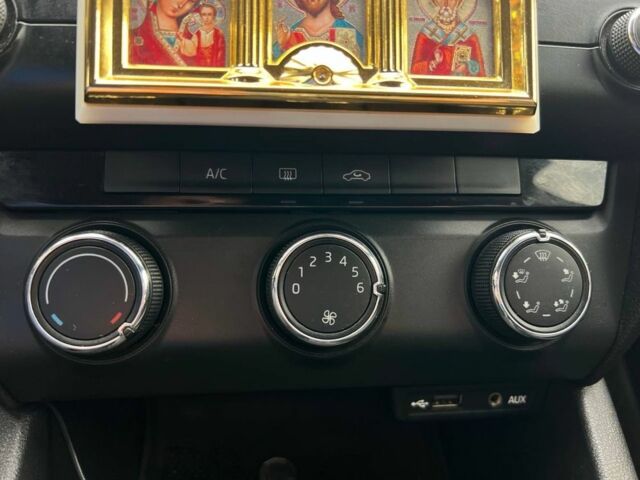 Білий Шкода Октавія, об'ємом двигуна 1.6 л та пробігом 274 тис. км за 8700 $, фото 12 на Automoto.ua