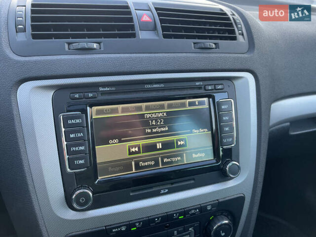Белый Шкода Октавия, объемом двигателя 2 л и пробегом 218 тыс. км за 11950 $, фото 28 на Automoto.ua