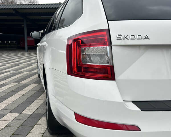 Білий Шкода Октавія, об'ємом двигуна 1.97 л та пробігом 240 тис. км за 11200 $, фото 3 на Automoto.ua