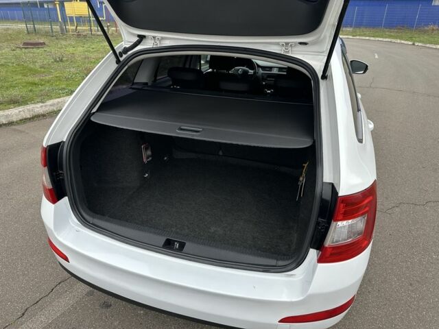 Білий Шкода Октавія, об'ємом двигуна 1.6 л та пробігом 270 тис. км за 8700 $, фото 9 на Automoto.ua