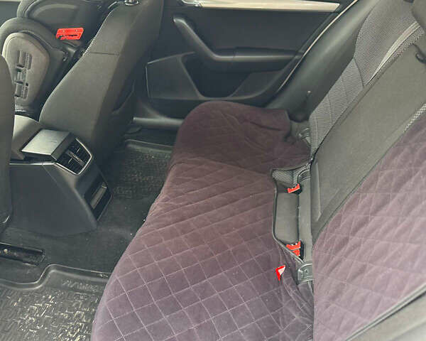 Білий Шкода Октавія, об'ємом двигуна 1.6 л та пробігом 247 тис. км за 8750 $, фото 12 на Automoto.ua