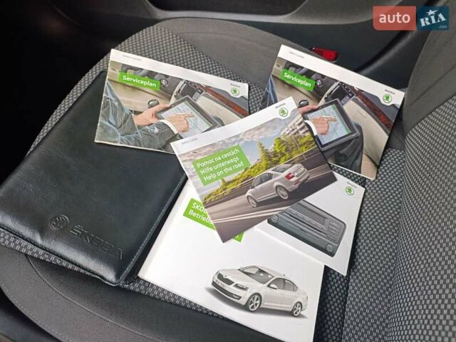 Белый Шкода Октавия, объемом двигателя 1.6 л и пробегом 276 тыс. км за 10500 $, фото 25 на Automoto.ua