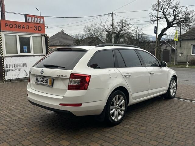 Белый Шкода Октавия, объемом двигателя 1.6 л и пробегом 330 тыс. км за 8500 $, фото 3 на Automoto.ua