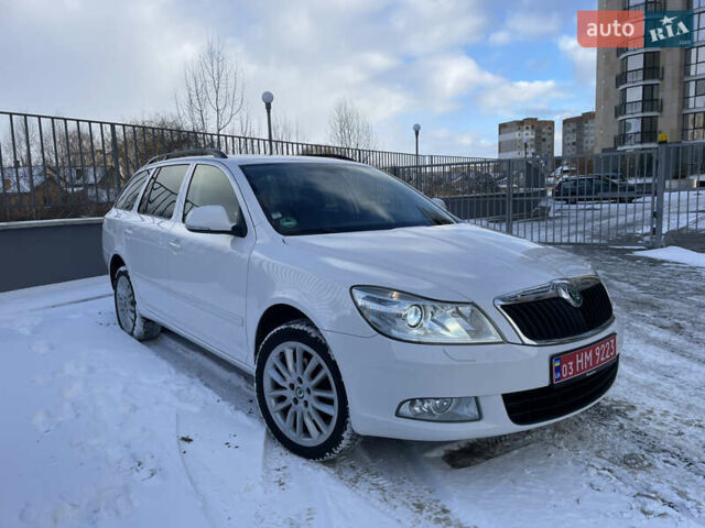 Белый Шкода Октавия, объемом двигателя 2 л и пробегом 218 тыс. км за 11950 $, фото 4 на Automoto.ua