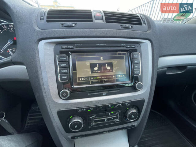 Белый Шкода Октавия, объемом двигателя 2 л и пробегом 218 тыс. км за 11950 $, фото 30 на Automoto.ua