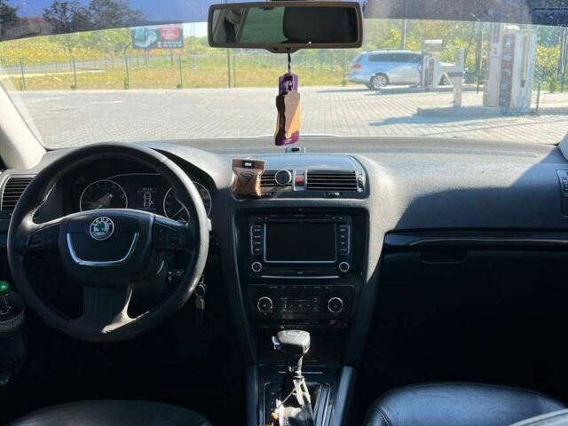 Білий Шкода Октавія, об'ємом двигуна 2 л та пробігом 310 тис. км за 8500 $, фото 8 на Automoto.ua