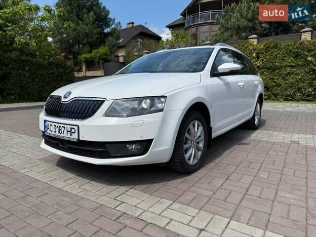 Белый Шкода Октавия, объемом двигателя 1.97 л и пробегом 303 тыс. км за 10800 $, фото 2 на Automoto.ua