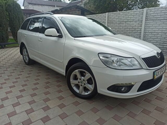 Белый Шкода Октавия, объемом двигателя 1.8 л и пробегом 125 тыс. км за 9600 $, фото 8 на Automoto.ua