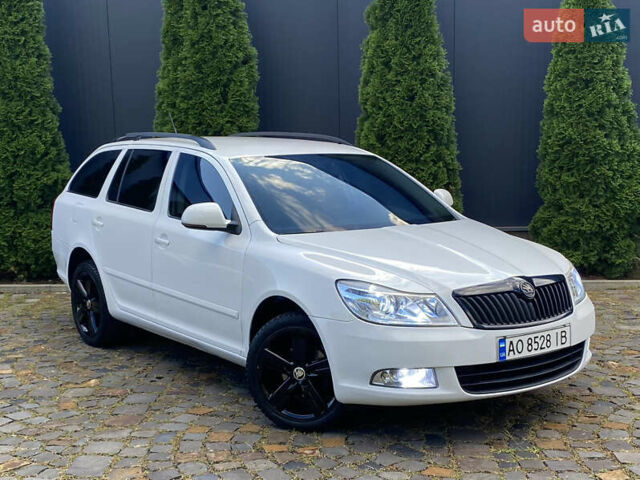 Белый Шкода Октавия, объемом двигателя 1.6 л и пробегом 289 тыс. км за 8300 $, фото 3 на Automoto.ua