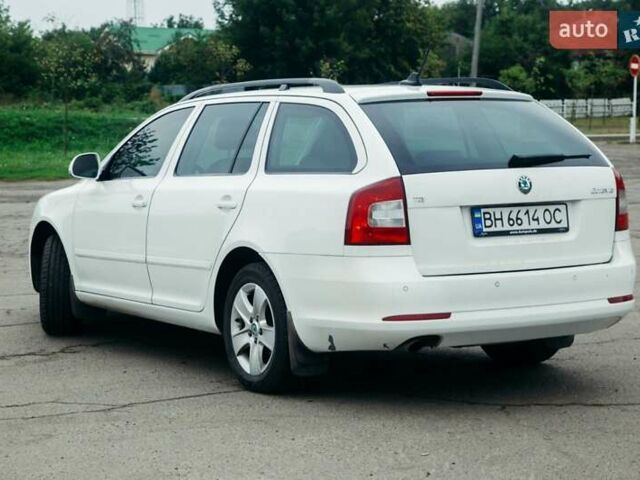 Белый Шкода Октавия, объемом двигателя 1.6 л и пробегом 300 тыс. км за 8500 $, фото 5 на Automoto.ua