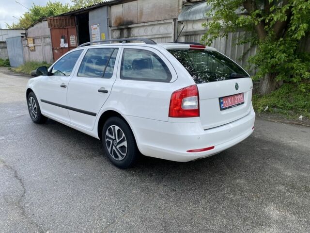 Белый Шкода Октавия, объемом двигателя 1.6 л и пробегом 195 тыс. км за 7700 $, фото 7 на Automoto.ua