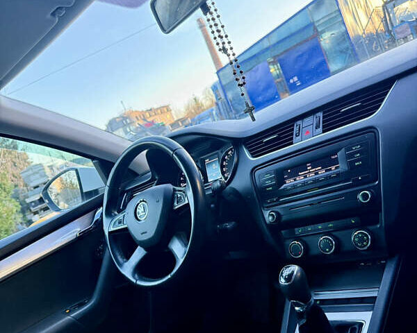 Белый Шкода Октавия, объемом двигателя 1.6 л и пробегом 297 тыс. км за 9100 $, фото 60 на Automoto.ua