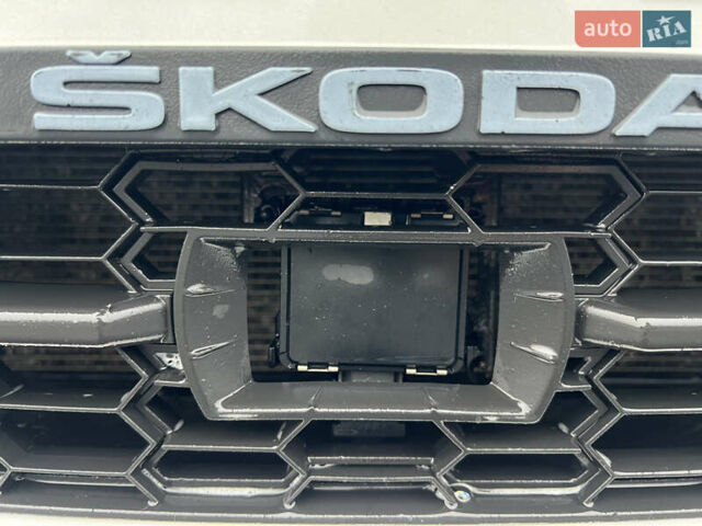 Білий Шкода Октавія, об'ємом двигуна 1.6 л та пробігом 225 тис. км за 8799 $, фото 14 на Automoto.ua