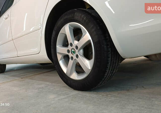 Белый Шкода Октавия, объемом двигателя 0 л и пробегом 167 тыс. км за 8499 $, фото 43 на Automoto.ua