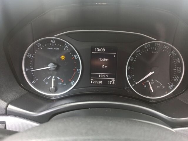 Белый Шкода Октавия, объемом двигателя 1.8 л и пробегом 125 тыс. км за 9600 $, фото 1 на Automoto.ua