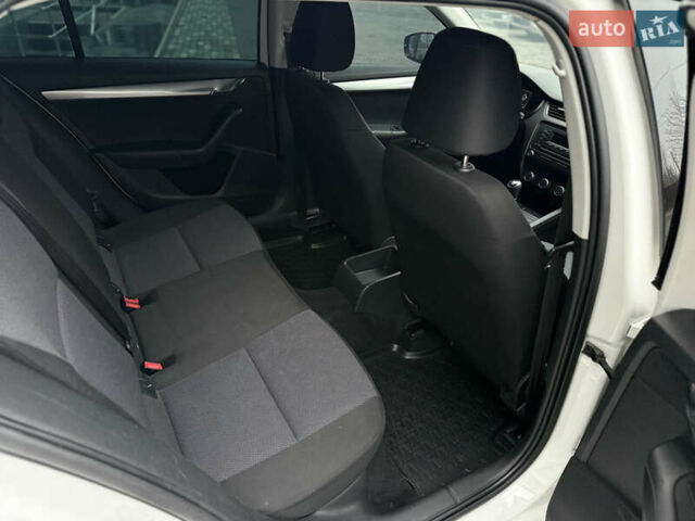 Белый Шкода Октавия, объемом двигателя 1.4 л и пробегом 208 тыс. км за 10000 $, фото 22 на Automoto.ua