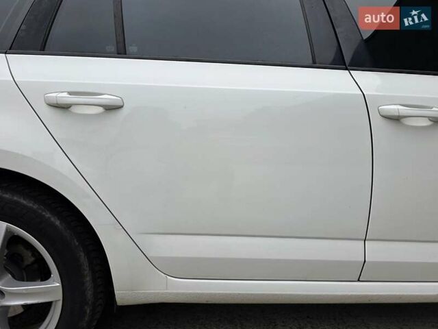 Белый Шкода Октавия, объемом двигателя 1.2 л и пробегом 170 тыс. км за 7200 $, фото 21 на Automoto.ua