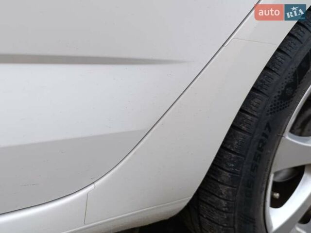 Белый Шкода Октавия, объемом двигателя 1.6 л и пробегом 276 тыс. км за 10500 $, фото 6 на Automoto.ua