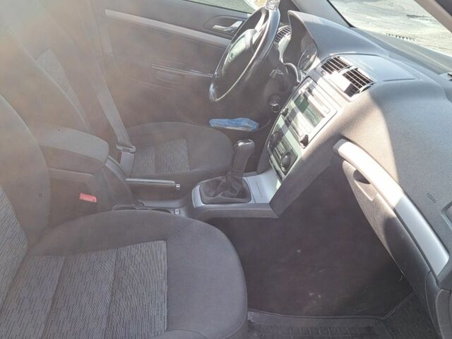 Белый Шкода Октавия, объемом двигателя 2 л и пробегом 278 тыс. км за 10300 $, фото 7 на Automoto.ua