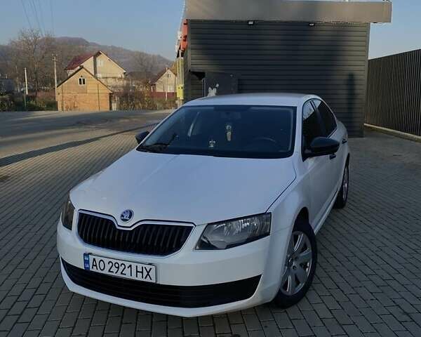 Белый Шкода Октавия, объемом двигателя 1.6 л и пробегом 297 тыс. км за 9000 $, фото 7 на Automoto.ua