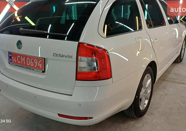 Белый Шкода Октавия, объемом двигателя 0 л и пробегом 167 тыс. км за 7999 $, фото 7 на Automoto.ua
