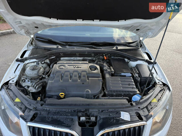 Белый Шкода Октавия, объемом двигателя 1.6 л и пробегом 280 тыс. км за 9500 $, фото 14 на Automoto.ua