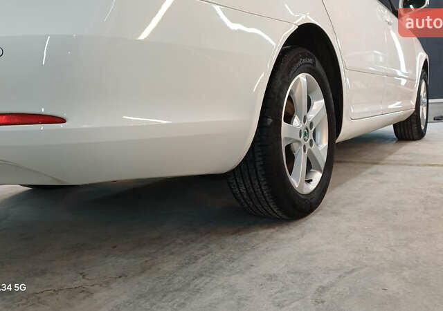 Белый Шкода Октавия, объемом двигателя 0 л и пробегом 167 тыс. км за 8499 $, фото 45 на Automoto.ua