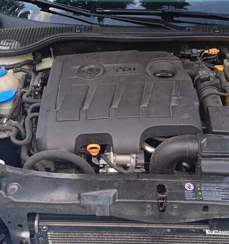 Білий Шкода Октавія, об'ємом двигуна 1.6 л та пробігом 295 тис. км за 7777 $, фото 2 на Automoto.ua