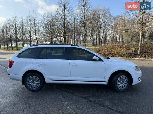 Белый Шкода Октавия, объемом двигателя 1.6 л и пробегом 280 тыс. км за 8950 $, фото 4 на Automoto.ua