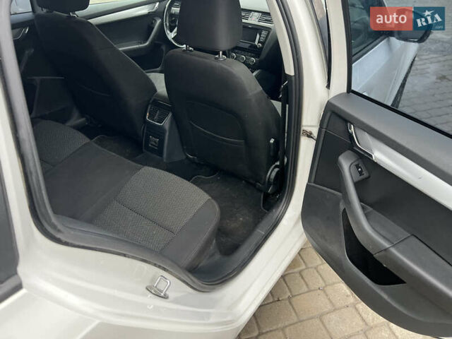 Белый Шкода Октавия, объемом двигателя 1.97 л и пробегом 309 тыс. км за 7750 $, фото 7 на Automoto.ua