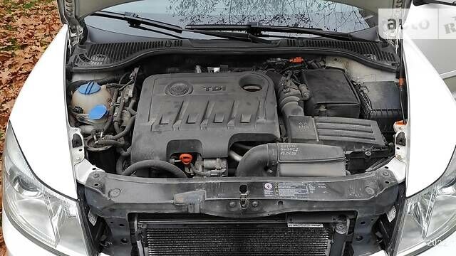 Білий Шкода Октавія, об'ємом двигуна 2 л та пробігом 278 тис. км за 8600 $, фото 16 на Automoto.ua