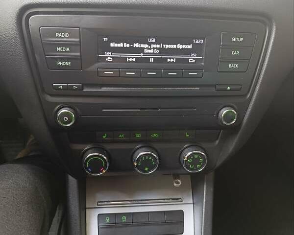 Белый Шкода Октавия, объемом двигателя 1.6 л и пробегом 276 тыс. км за 10500 $, фото 16 на Automoto.ua