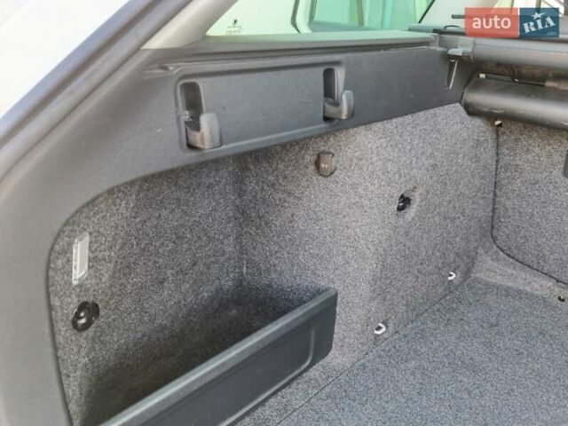 Белый Шкода Октавия, объемом двигателя 1.6 л и пробегом 276 тыс. км за 10500 $, фото 11 на Automoto.ua