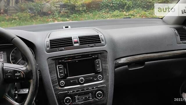 Білий Шкода Октавія, об'ємом двигуна 2 л та пробігом 278 тис. км за 8600 $, фото 21 на Automoto.ua