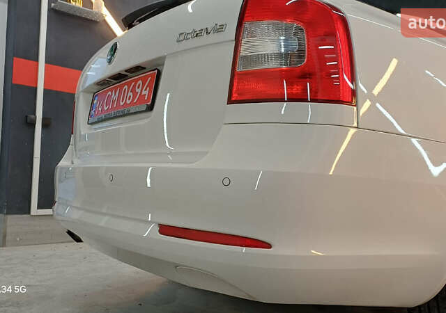 Белый Шкода Октавия, объемом двигателя 0 л и пробегом 167 тыс. км за 7999 $, фото 36 на Automoto.ua