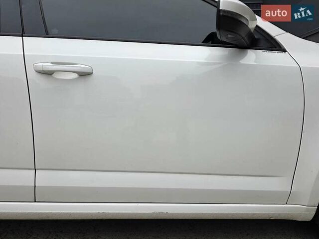 Белый Шкода Октавия, объемом двигателя 1.2 л и пробегом 170 тыс. км за 7200 $, фото 20 на Automoto.ua