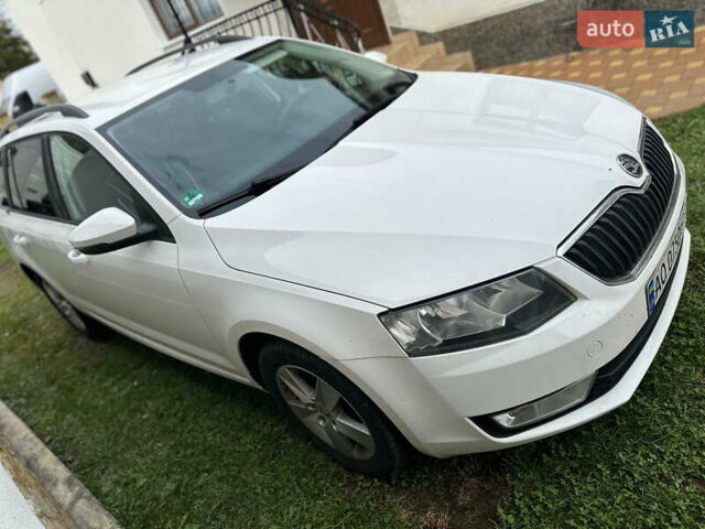Білий Шкода Октавія, об'ємом двигуна 1.6 л та пробігом 247 тис. км за 8750 $, фото 2 на Automoto.ua