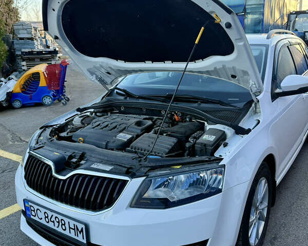 Белый Шкода Октавия, объемом двигателя 1.6 л и пробегом 297 тыс. км за 9100 $, фото 42 на Automoto.ua