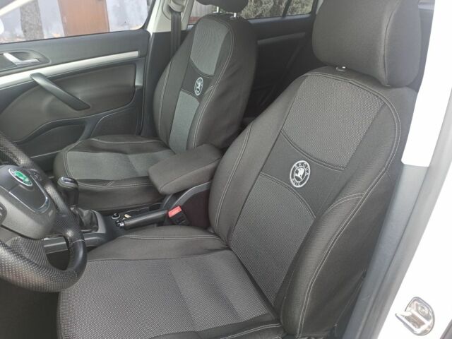 Белый Шкода Октавия, объемом двигателя 1.8 л и пробегом 125 тыс. км за 9600 $, фото 3 на Automoto.ua