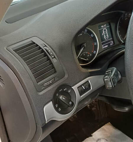 Белый Шкода Октавия, объемом двигателя 0 л и пробегом 167 тыс. км за 7999 $, фото 31 на Automoto.ua