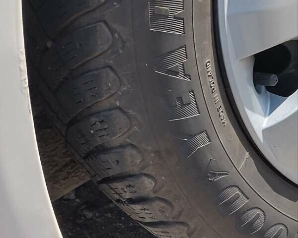 Білий Шкода Октавія, об'ємом двигуна 1.6 л та пробігом 199 тис. км за 8300 $, фото 30 на Automoto.ua