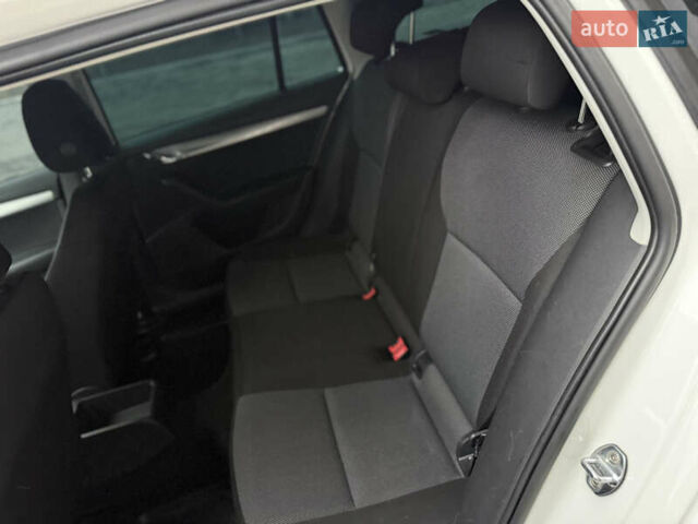 Белый Шкода Октавия, объемом двигателя 1.4 л и пробегом 208 тыс. км за 10000 $, фото 26 на Automoto.ua