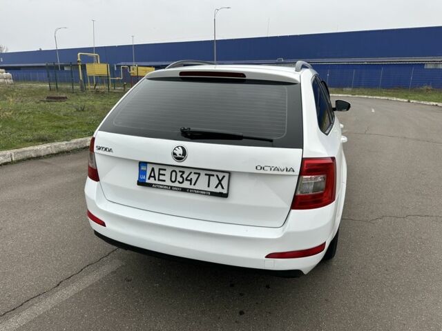 Білий Шкода Октавія, об'ємом двигуна 1.6 л та пробігом 270 тис. км за 8700 $, фото 4 на Automoto.ua