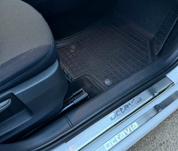 Белый Шкода Октавия, объемом двигателя 1.6 л и пробегом 297 тыс. км за 9100 $, фото 62 на Automoto.ua