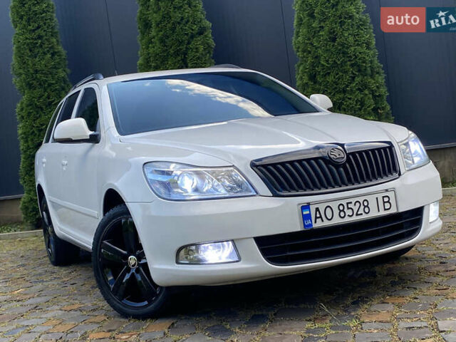 Белый Шкода Октавия, объемом двигателя 1.6 л и пробегом 289 тыс. км за 8300 $, фото 4 на Automoto.ua