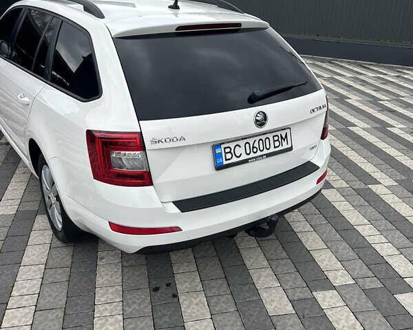 Білий Шкода Октавія, об'ємом двигуна 1.97 л та пробігом 240 тис. км за 11200 $, фото 4 на Automoto.ua