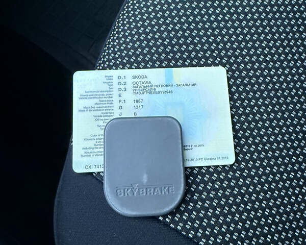 Белый Шкода Октавия, объемом двигателя 1.6 л и пробегом 297 тыс. км за 9100 $, фото 46 на Automoto.ua