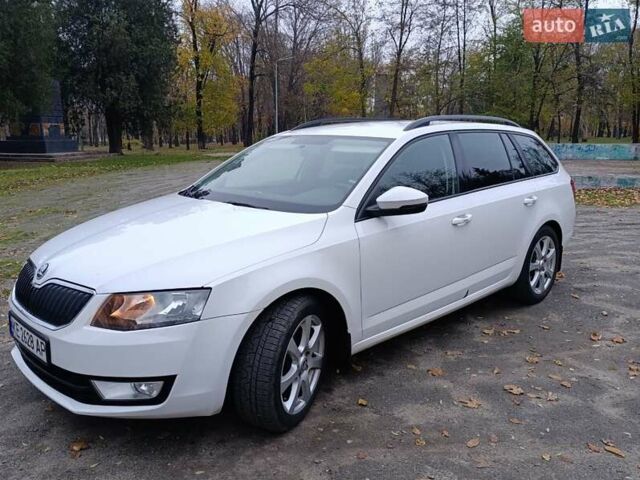 Белый Шкода Октавия, объемом двигателя 1.6 л и пробегом 276 тыс. км за 10500 $, фото 2 на Automoto.ua