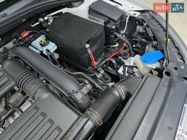 Белый Шкода Октавия, объемом двигателя 1.2 л и пробегом 170 тыс. км за 7200 $, фото 70 на Automoto.ua