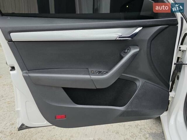 Белый Шкода Октавия, объемом двигателя 1.2 л и пробегом 170 тыс. км за 7200 $, фото 37 на Automoto.ua